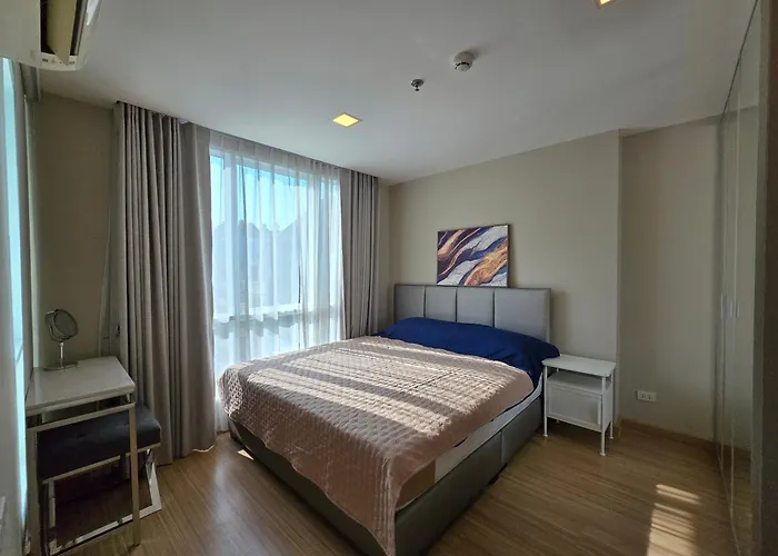 Bless Ekkamai Apartment
